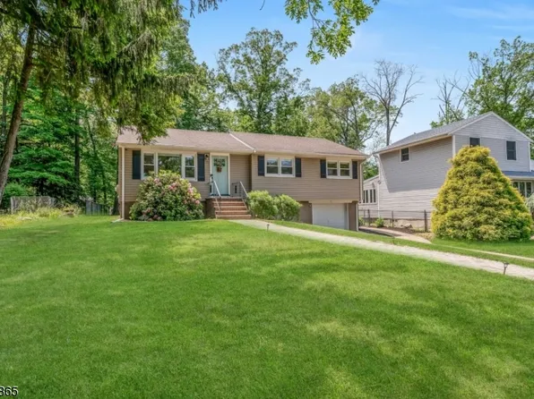 38 Seminole Ave, Oakland Boro, NJ 07436