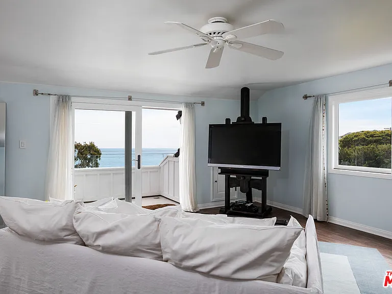 29225 Cliffside Dr — Photo 20