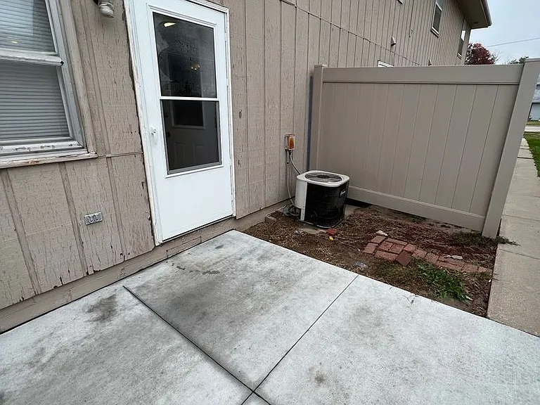 509 S Elm Ave #8 — Photo 11