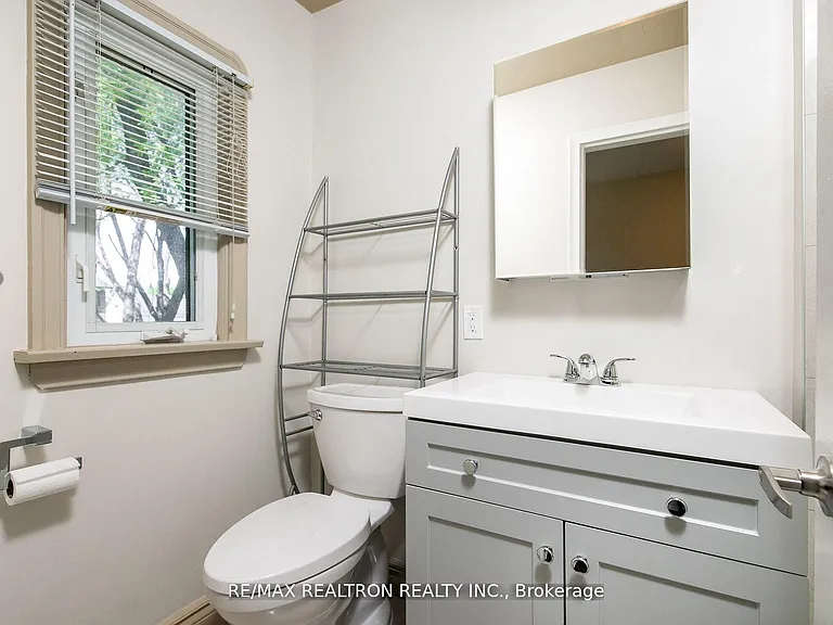 24 Highland Park Blvd — Photo 23