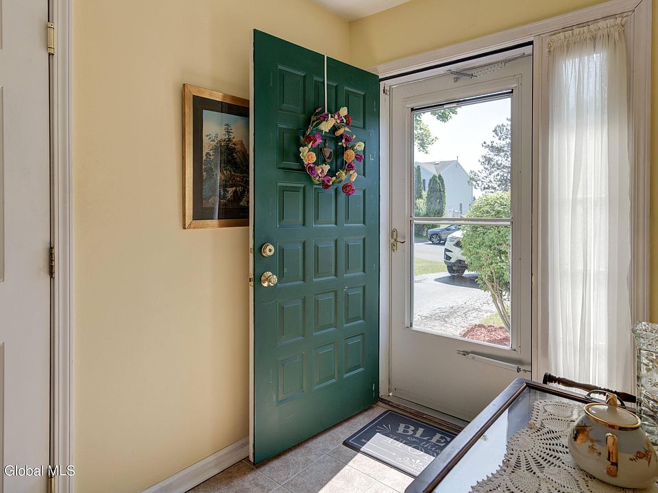 35 Bridgewood Lane, Watervliet, NY 12189 Zillow