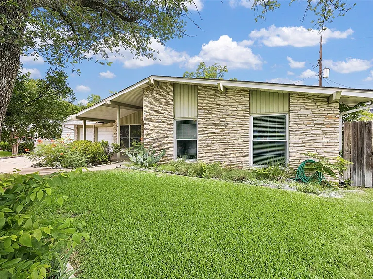1902 Wooten Dr — Photo 24