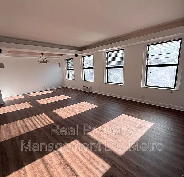 1316 New Hampshire Ave NW #702 — Photo 2