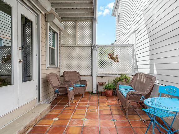5th image of 1075 Duval St #1R21