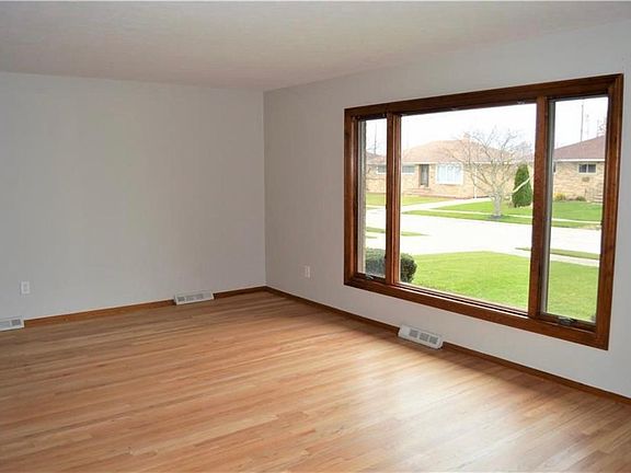 5th image of 4887 Autumn Ln