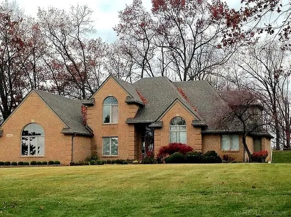 63011 Indian Hills Dr, Washington, MI 48095