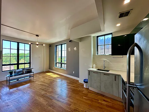 22 Ford St #5D Photo 1