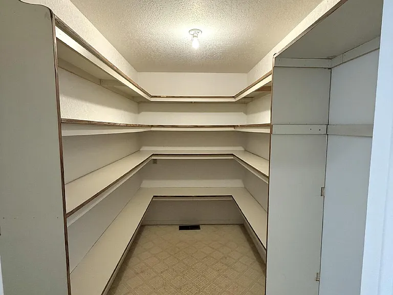 2506 W Grandview Dr — Photo 34