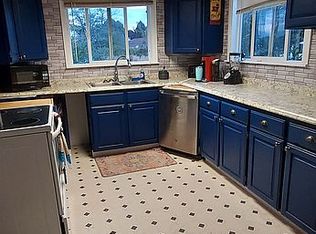 92272 Nowlans Dr, Astoria, OR 97103