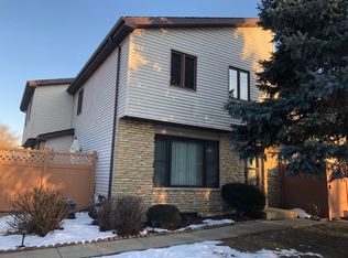 203 E Woodlawn Rd, New Lenox, IL 60451