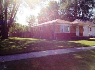 23184 Oakwood Ave, Eastpointe, MI 48021
