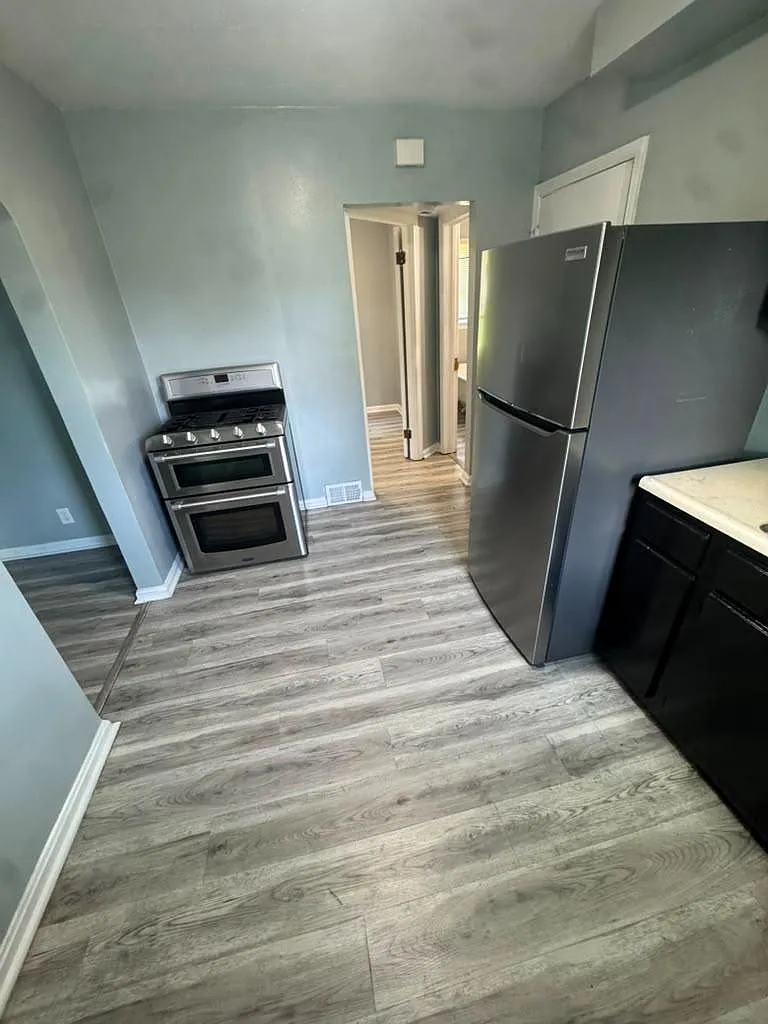 3432 E 69th St - Unit 4 — Photo 1