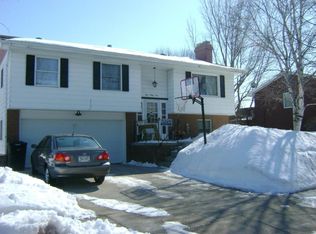 135 Victoria Ct, Grand Forks, ND 58201