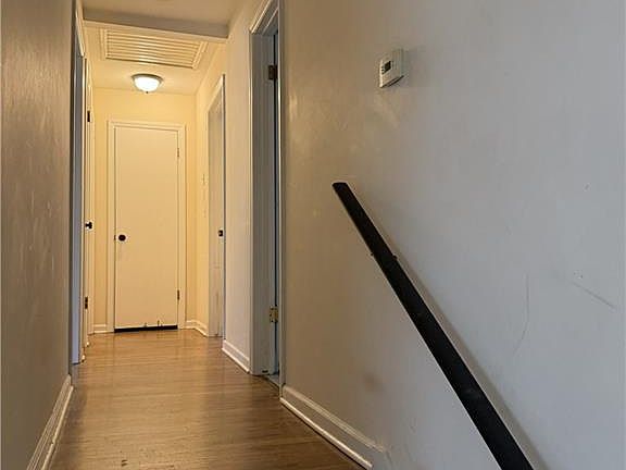 5th image of 401 E 90th Ter