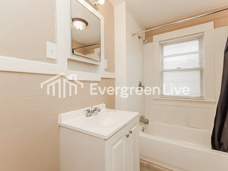 1681 Meriline Ave — Photo 9