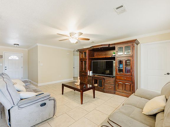 5th image of 408 S Dallas St