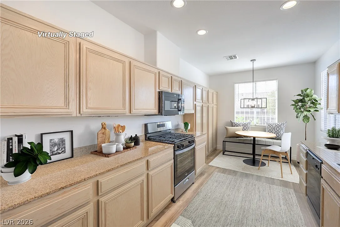 3 bed, 2.0 bath, 1539 sqft, $2,450 — Photo 3