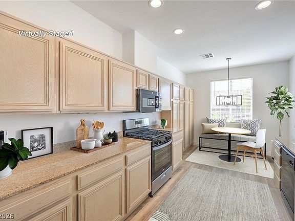2nd image of 258 Casa Robles St