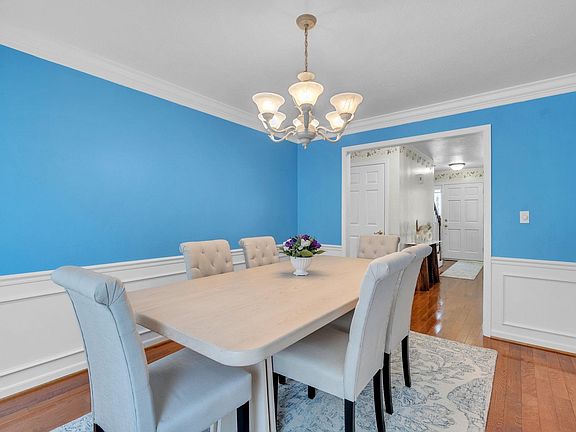 4th image of 518 Windward Way
