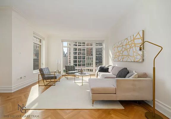 4th image of 15 Central Park W APT 16M