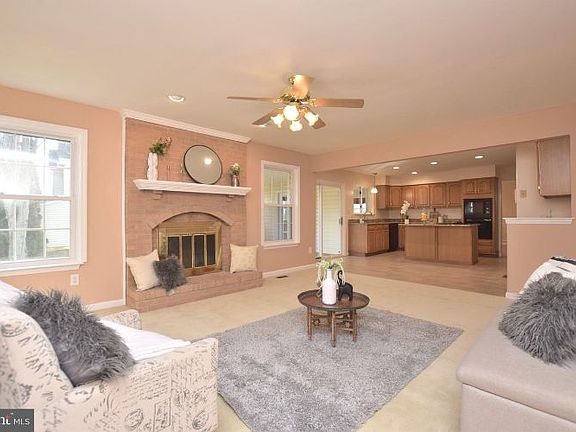 5th image of 9203 Matthew Dr