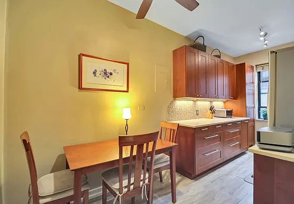 3rd image of 854 W 181st St APT 4G