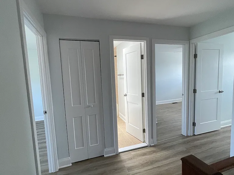 1021 W Oxford St — Photo 9