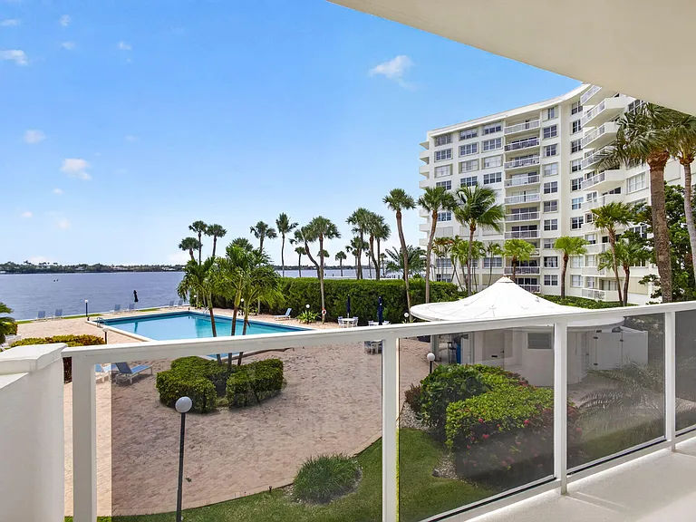 2800 N Flagler Dr #202 — Photo 24