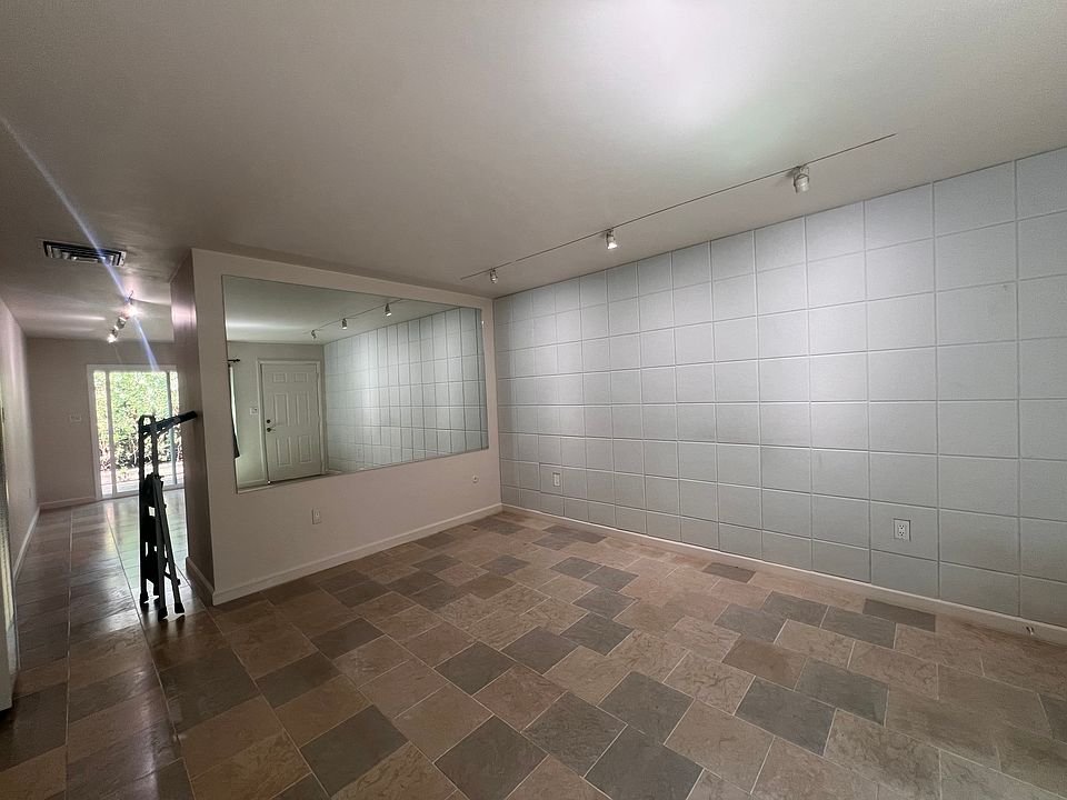 1st image of 1000 Marquez Pl APT B4