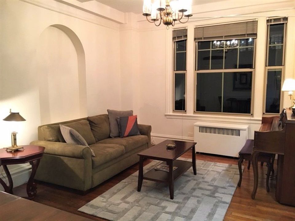 1st image of 287 Amsterdam Ave #910