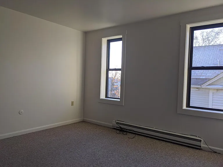 348 College St — Photo 41