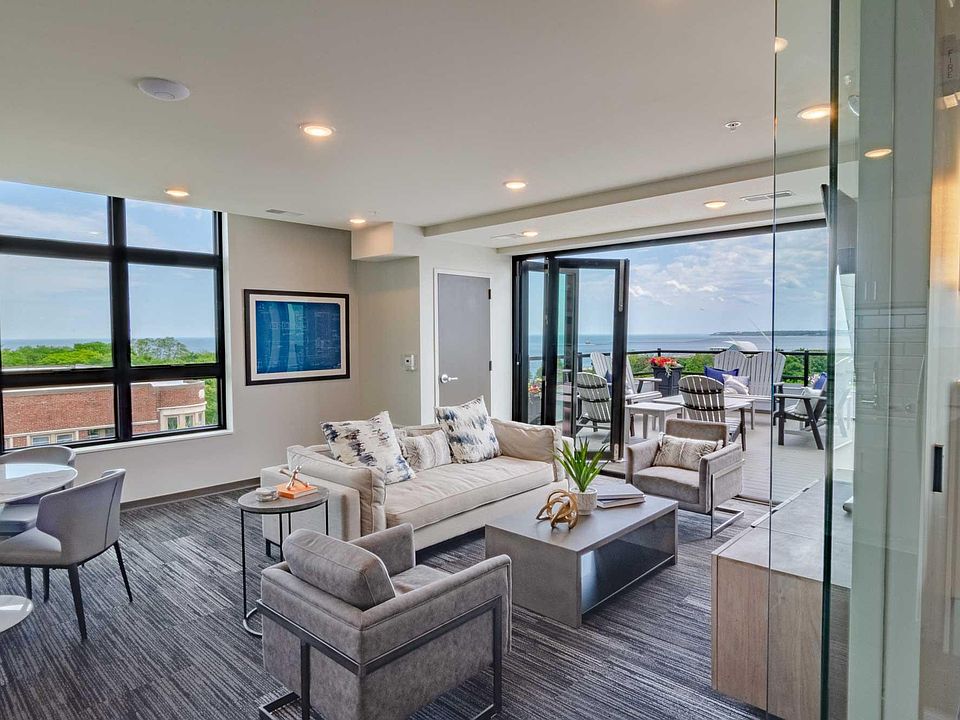 Penthouse Community Room