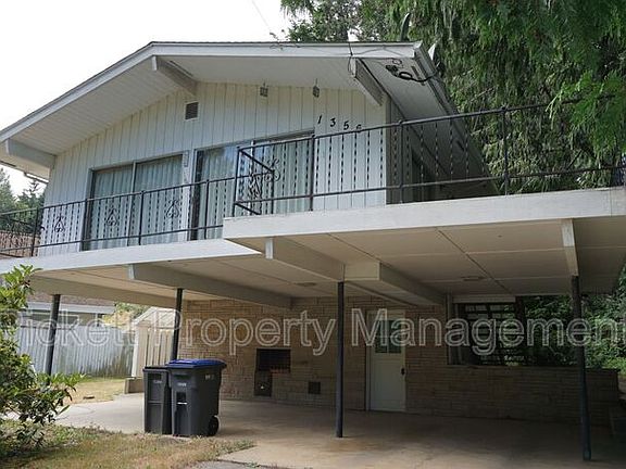 3rd image of 1356 Colchester Dr SE