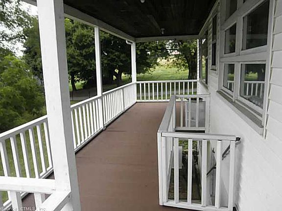Now THAT'S a deck! LOVELY! 