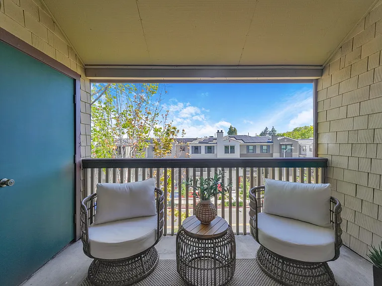 2111 Latham St #307 — Photo 75