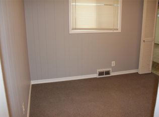 32633 Rosslyn Ave, Garden City, MI 48135