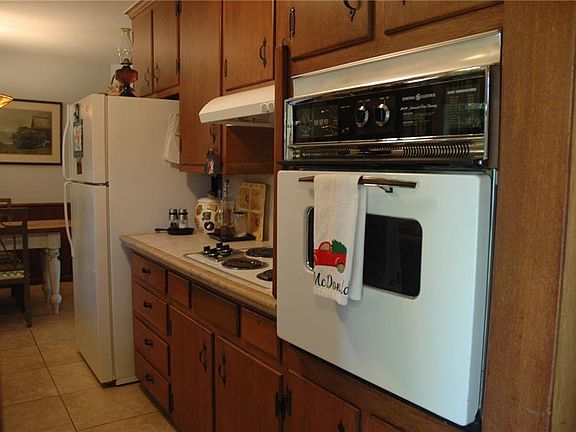 3rd image of 2709 Plymouth Ln