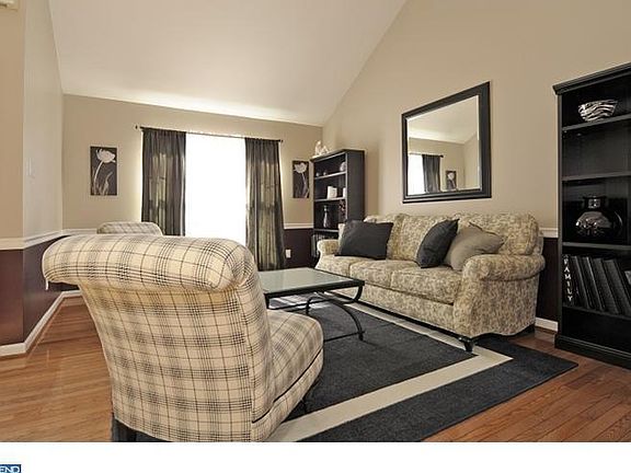 5th image of 406 Millwood Ln