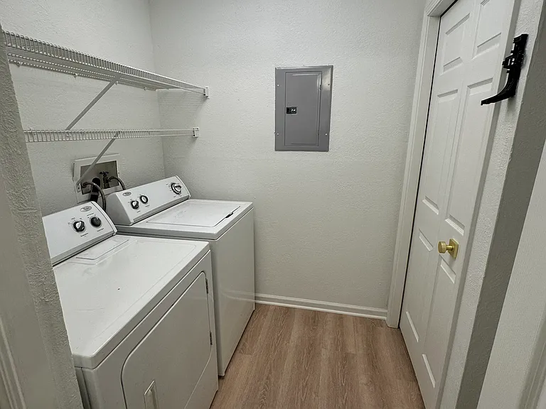 Lenox Dr — Photo 9