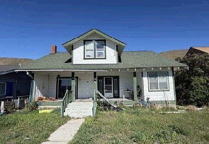1st image of 228 Warren Ave W