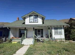 228 Warren Ave W, Pateros, WA 98846