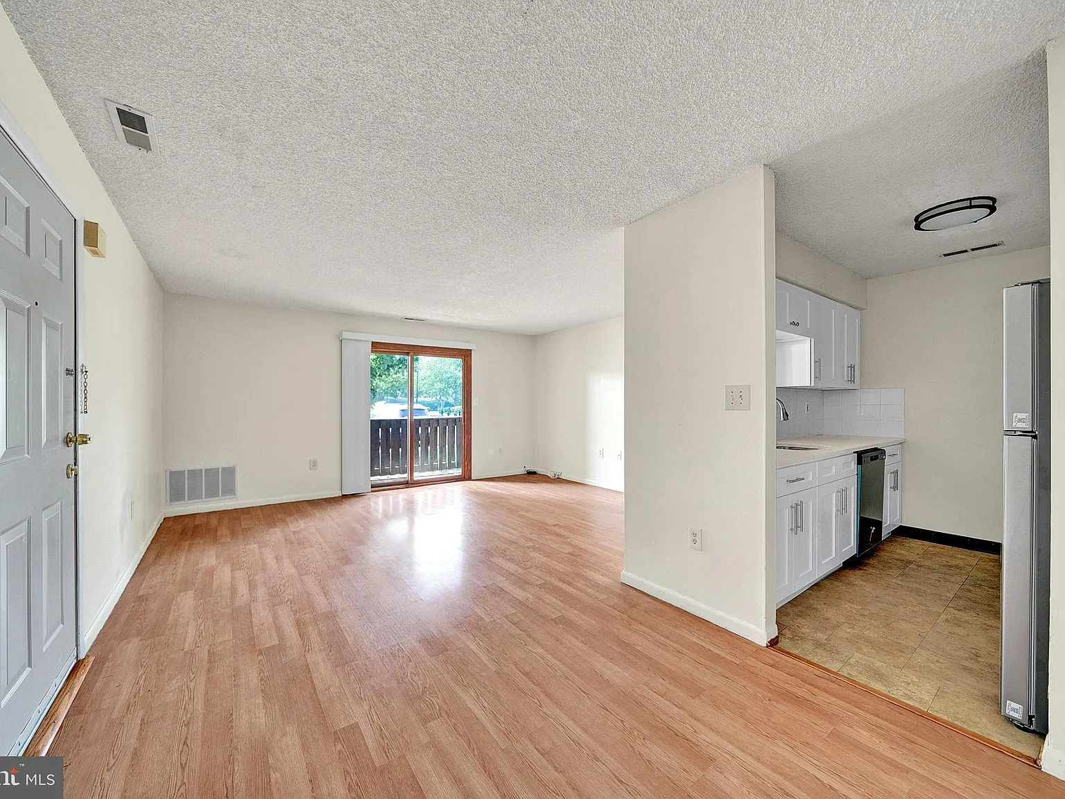 2 bed, 936 sqft, $2,350 — Photo 4