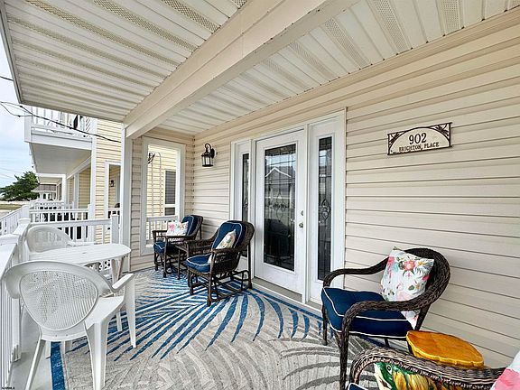2nd image of 902 Brighton Pl #902