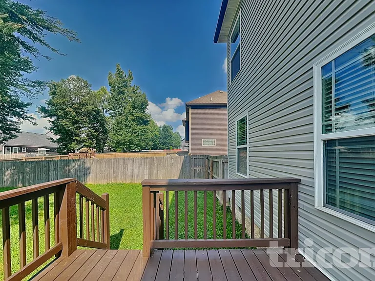 513 Sourwood Dr — Photo 15