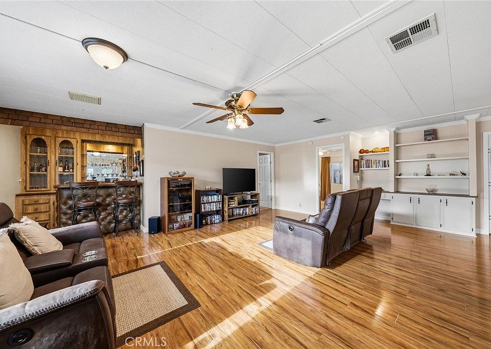 1st image of 1048 Vista Grande Dr