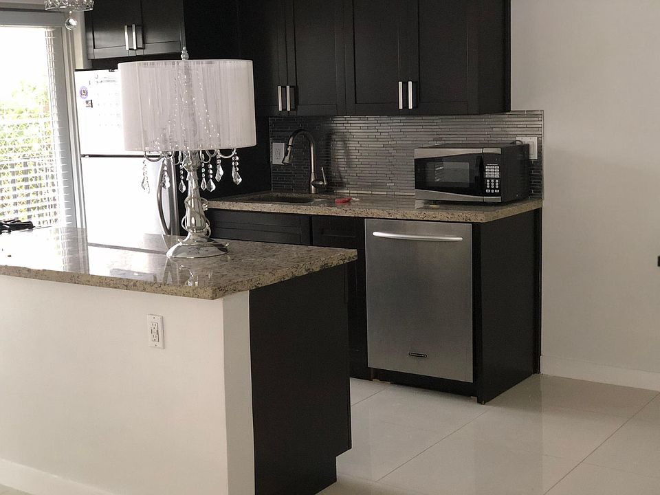 1st image of 644 Euclid Ave APT 5