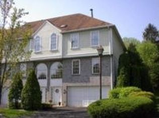 529 Lakewood Dr, Monroeville, PA 15146
