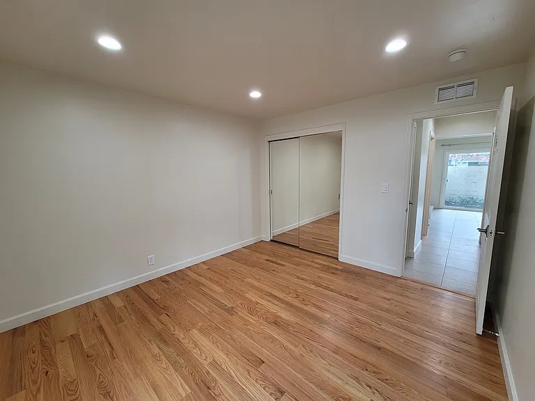 10218 Park Cir E #1 — Photo 6