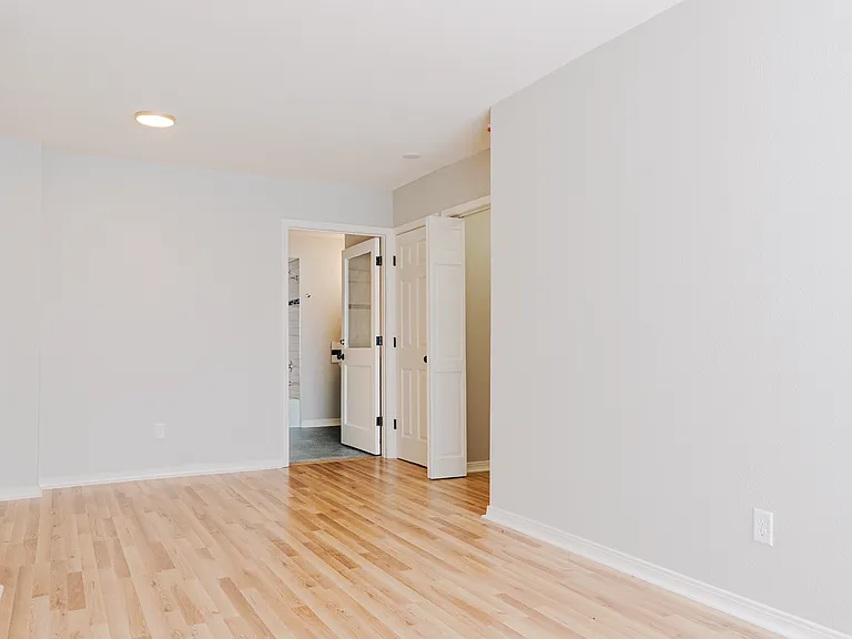 2213 Main St #5 — Photo 4