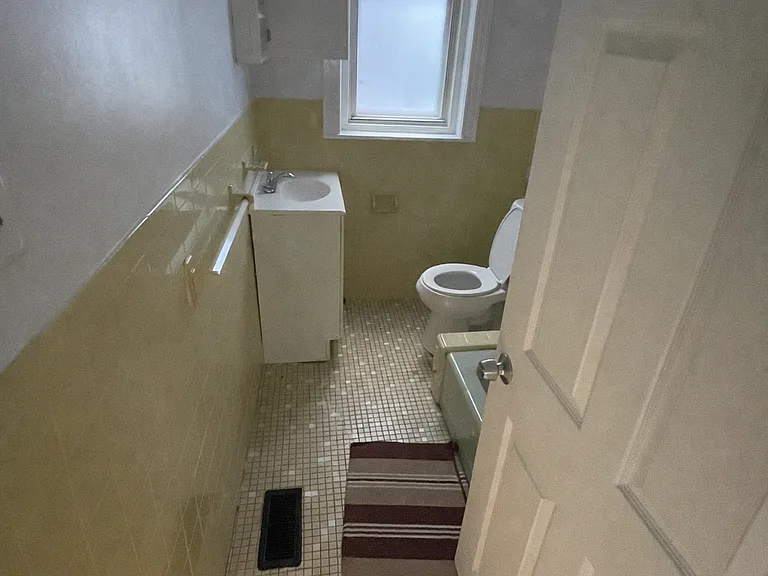 6232 Chestnut St #1 — Photo 15
